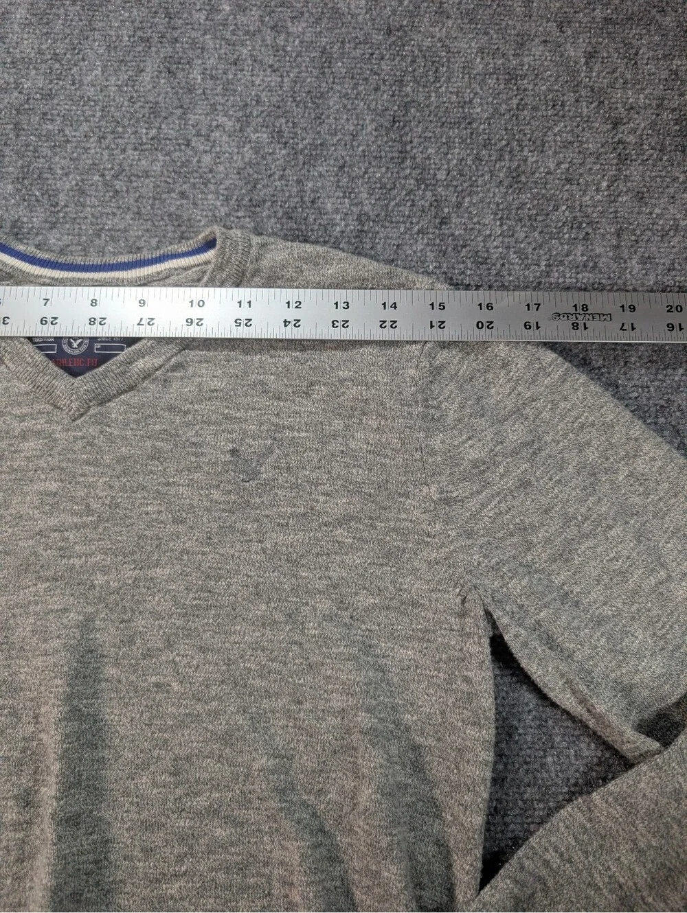 American Eagle Outfitters Mens XS Athletic Fit Gray V-Neck Cotton Sweater